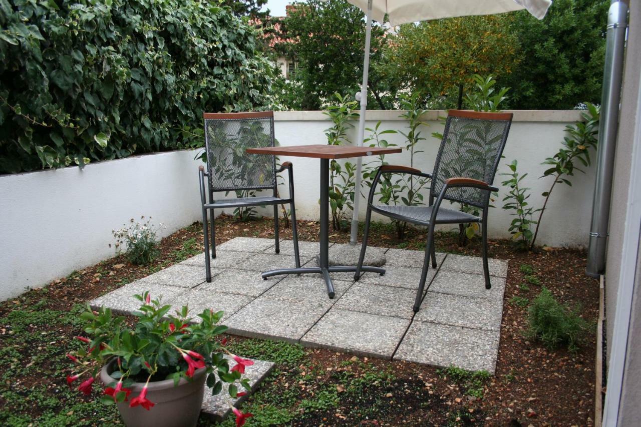 Room With Garden Split Exterior photo