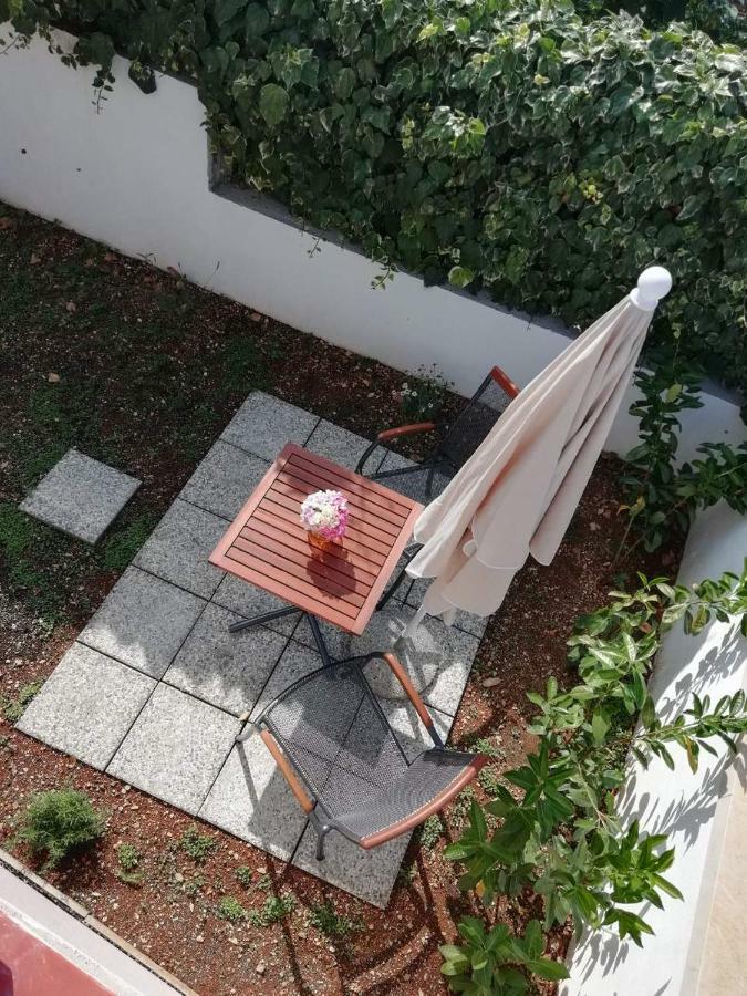Room With Garden Split Exterior photo
